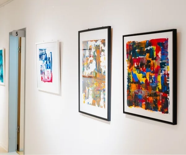 Praxis Dr. Marc Weihrauch, Ausstellung Künstlerin Michaela Rosenthal 